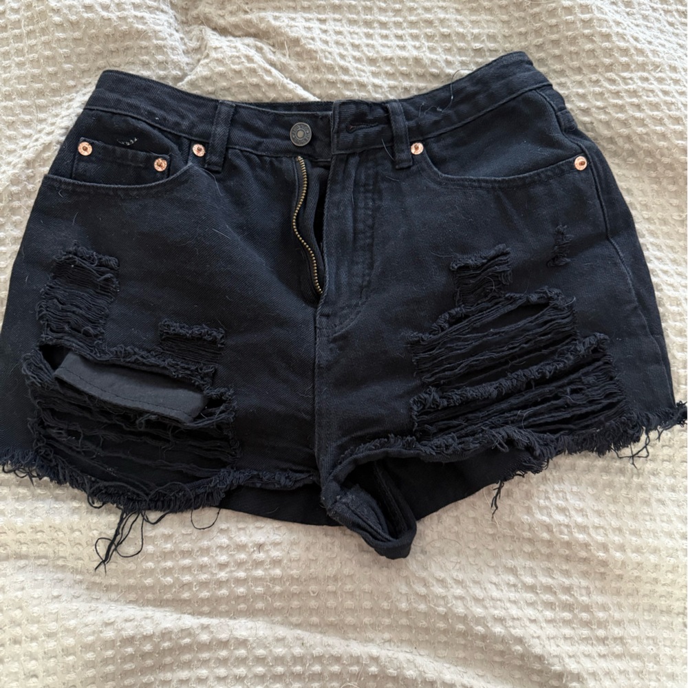 Signature 8 Black Distressed Shorts